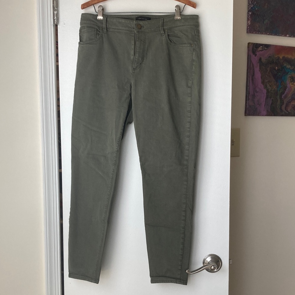 Ann Taylor Olive Ankle Pants “The Skinny”